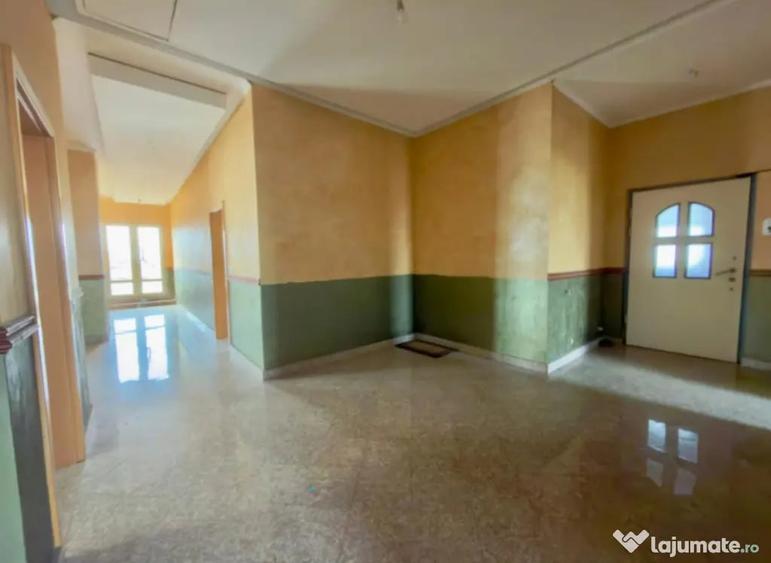 Apartament cu 5 camere decomandat în Central