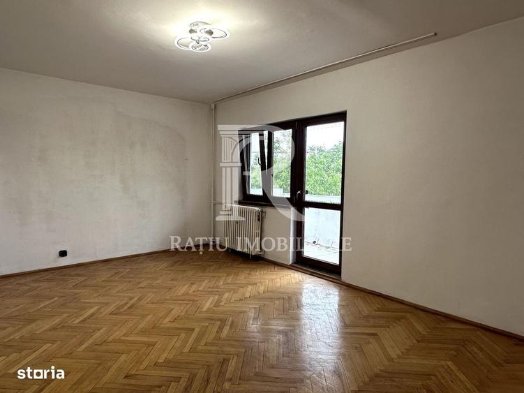 Apartament cu 3 camere decomandat în Nufărul