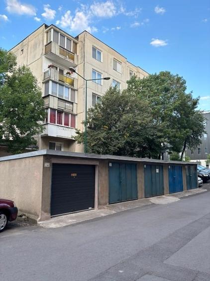Apartament cu 3 camere decomandat, mobilat în Tudor