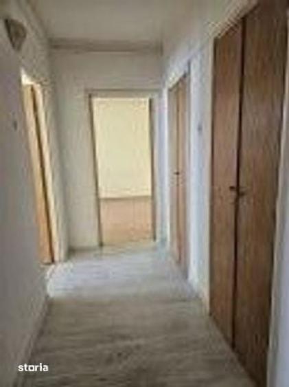 Apartament cu 3 camere decomandat în Tineretului