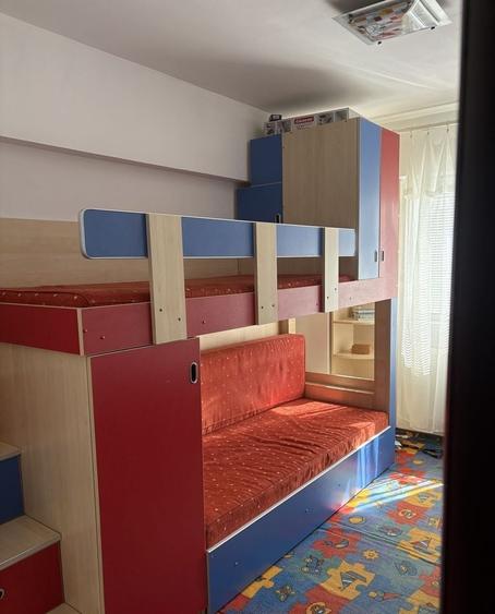 Apartament cu 3 camere decomandat, mobilat în Valea Ialomiței