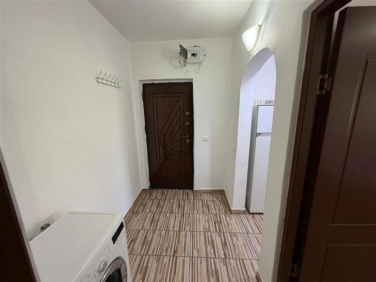 Garsonieră decomandată, mobilată în Central
