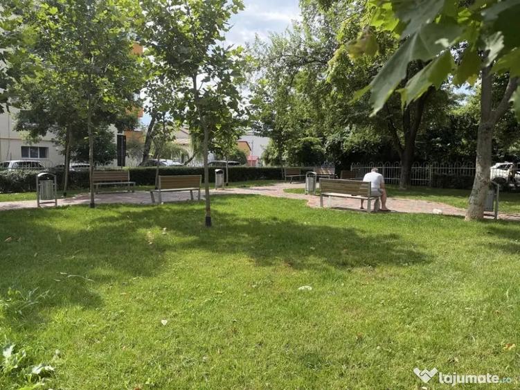Garsonieră decomandată în Vitan