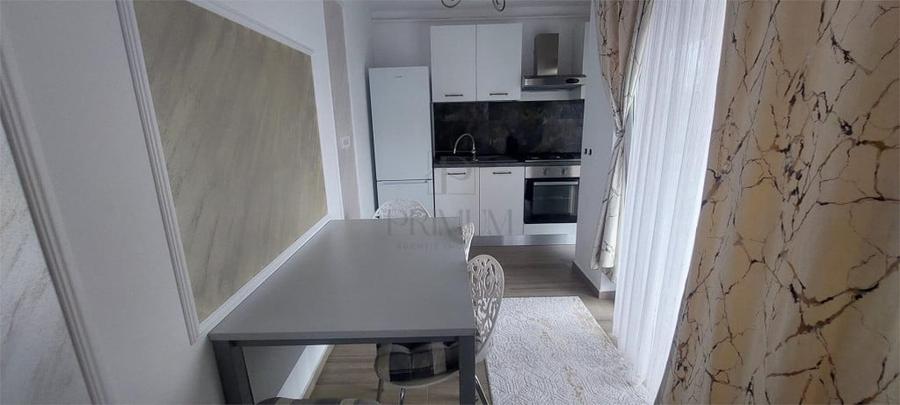 Apartament cu 2 camere decomandat în Lipovei