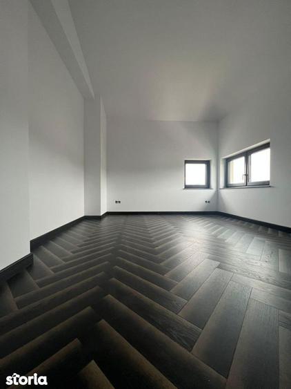 Apartament cu 8 camere în Mitropolie