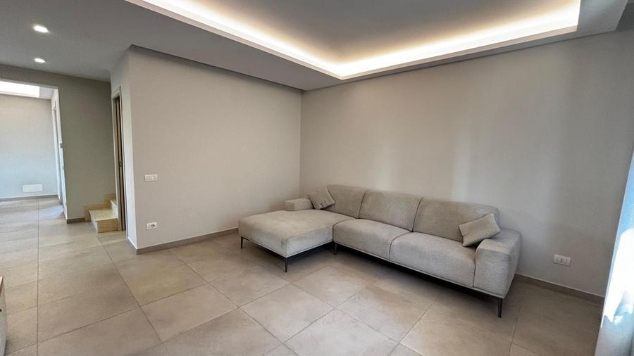 Duplex cu 6 camere cu Canalizare în Mihai Bravu