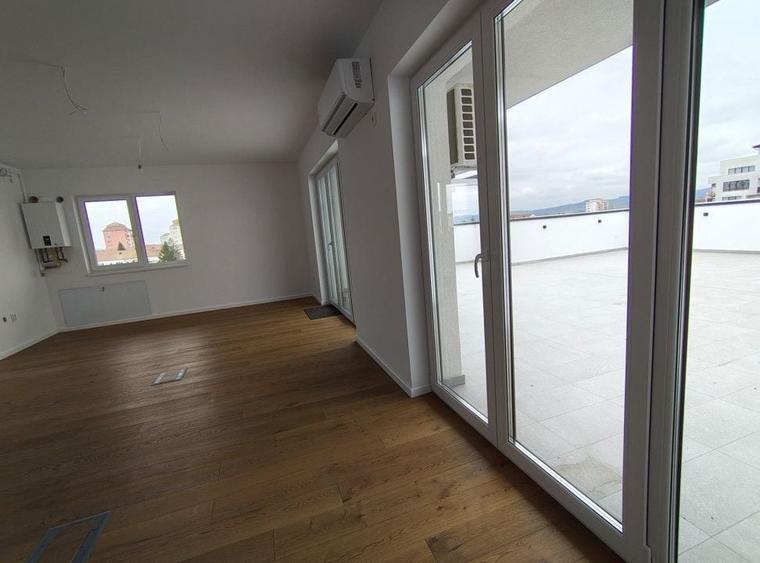 Penthouse 4 cam, terasa 78 mp, La Cheie, D. Stanca - 22