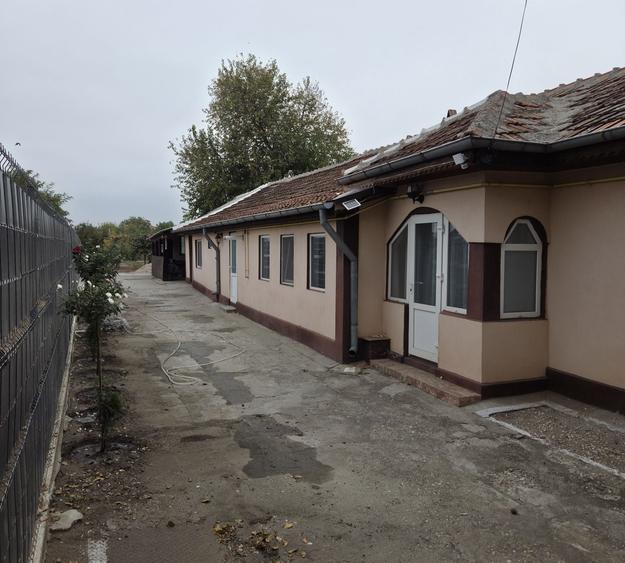 Casă cu 4 camere în Central
