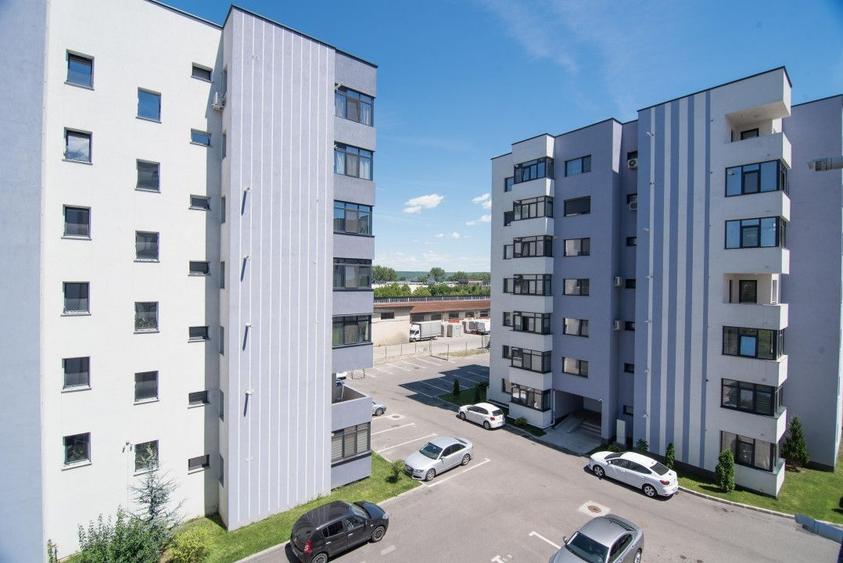 Apartament cu 3 camere decomandat, mobilat în Nord