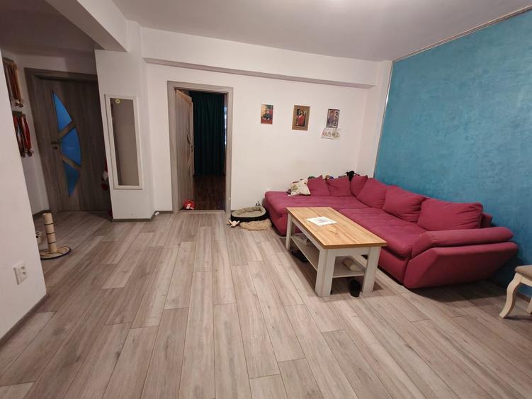 Apartament cu 3 camere în Turnișor