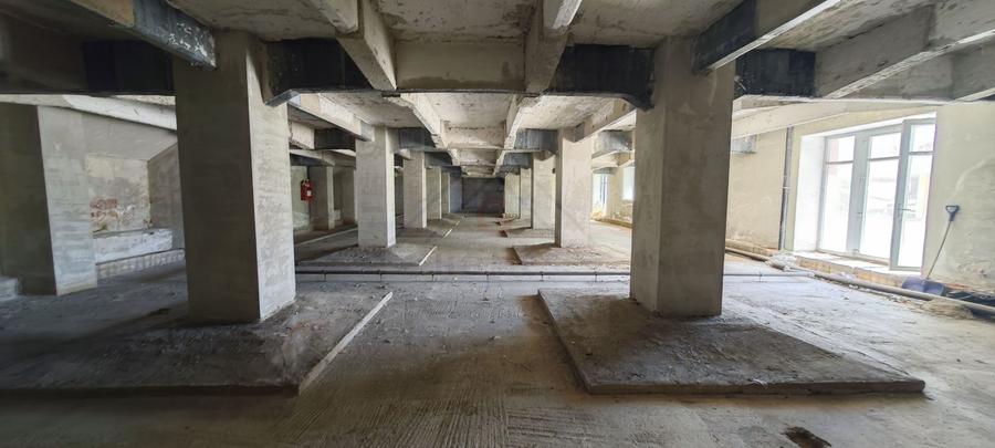 Spațiu comercial, de 381.39999389648 mp, în Central