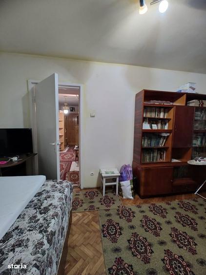 Apartament cu 3 camere decomandat în Progresul