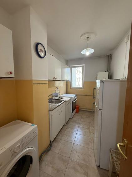 Apartament cu 3 camere decomandat în Colentina