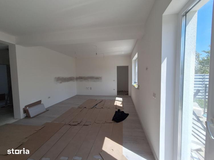 Casă cu 5 camere cu Teren 250 Mp în Ghiroda