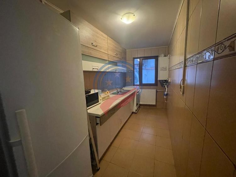 Casă individuală cu 4 camere cu Canalizare în Central