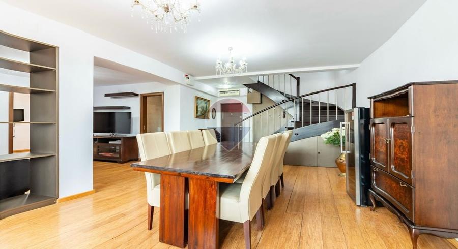 Apartament cu 4 camere decomandat, mobilat în Unirii
