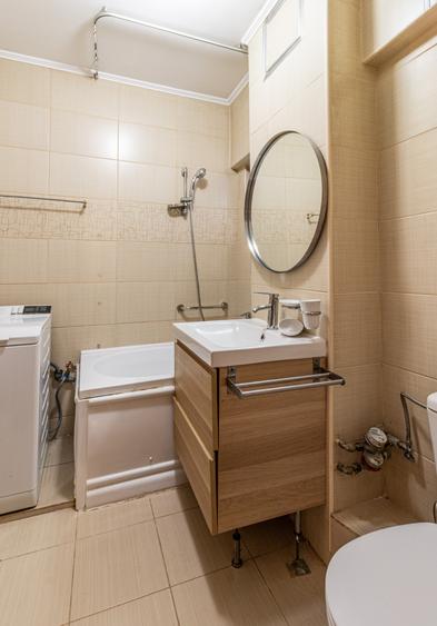 Apartament cu 4 camere decomandat, mobilat în Tineretului