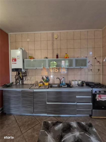 Casă cu 4 camere decomandat cu Teren 2300 Mp în Central