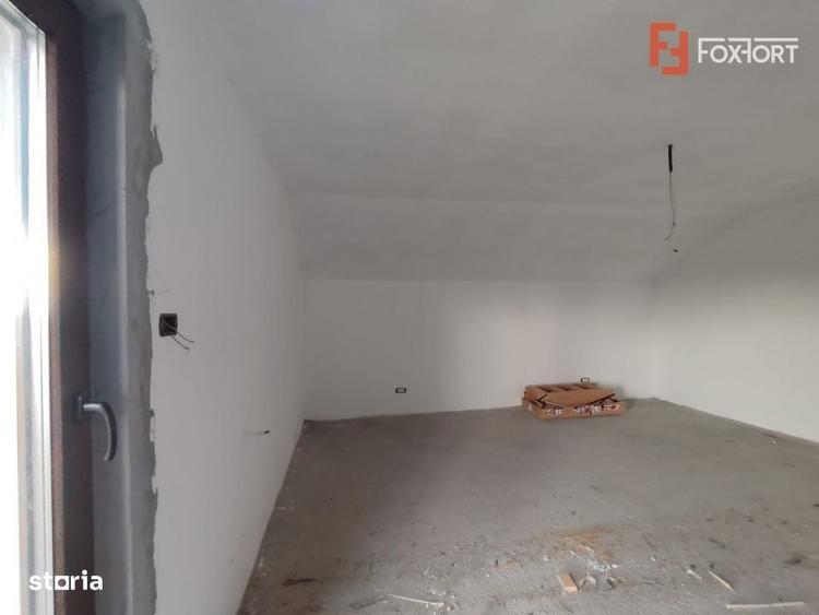 Casă cu 4 camere în Sânandrei