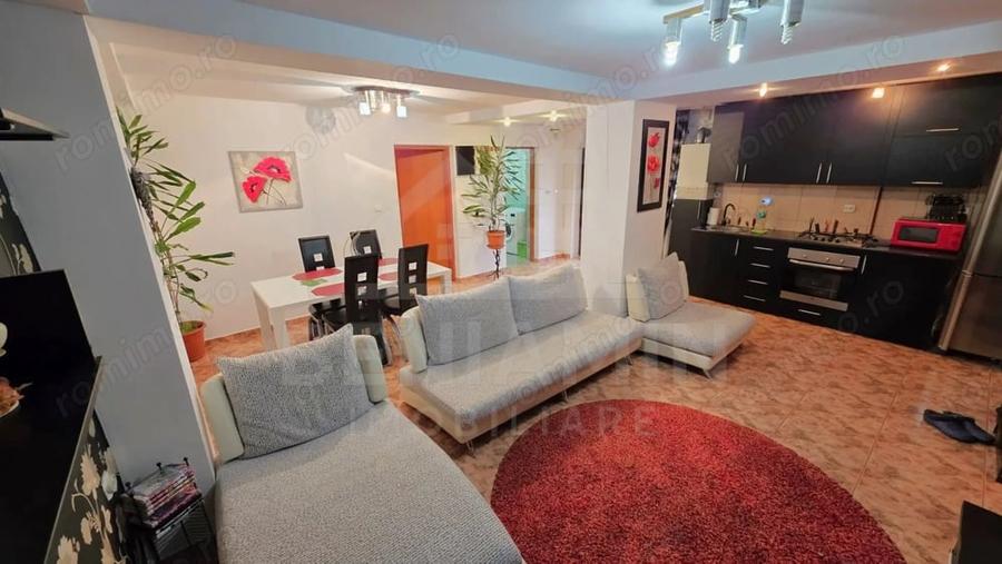 Apartament cu 3 camere semidecomandat în Central