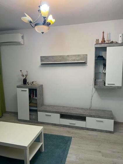 Garsonieră decomandată în Gorjului