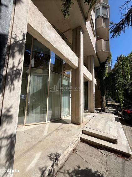 Spațiu comercial, de 260 mp, în Port