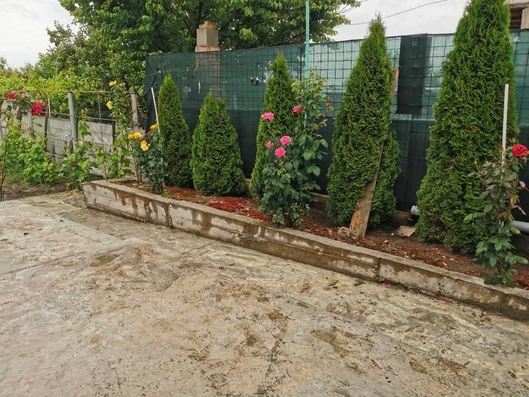 Casă individuală cu 3 camere cu Canalizare în Central