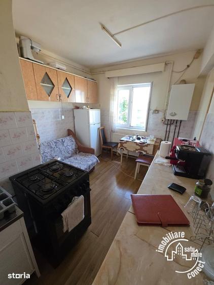 Apartament cu 4 camere decomandat în Micro 17
