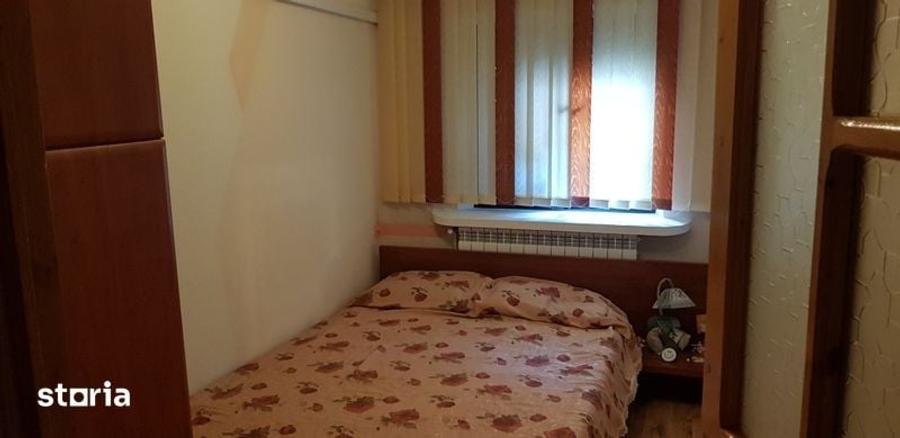 Inchiriez apartament 3 camere - 1