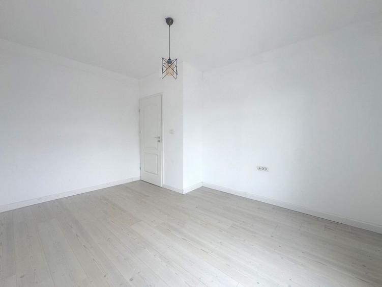 Duplex cu 4 camere cu Canalizare în Moșnița Nouă