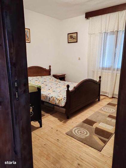 Casă cu 4 camere în Central