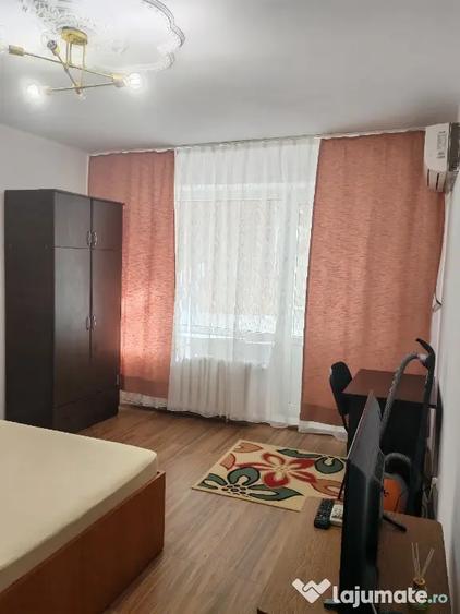 Garsonieră decomandată în Gorjului