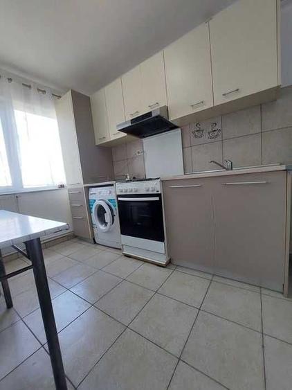Apartament cu 2 camere semidecomandat în Obor