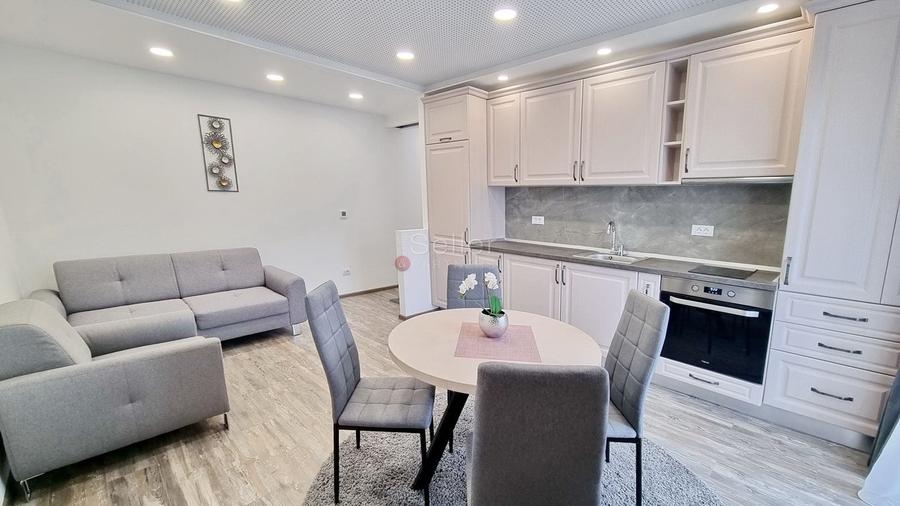 Apartament cu 3 camere decomandat în Brașovul Vechi