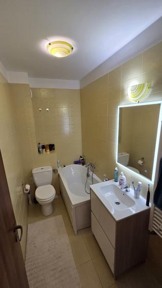 Apartament cu 2 camere semidecomandat în Industriilor