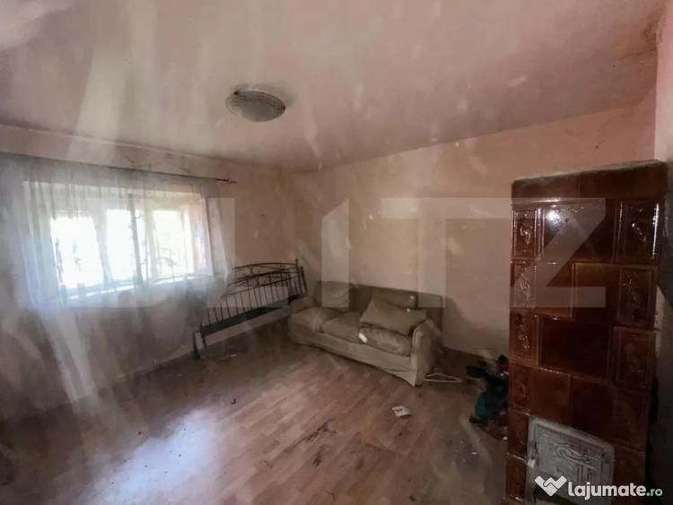 Casă cu 7 camere cu Teren 2500 Mp în Central