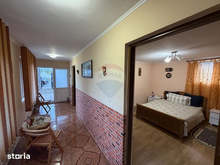 Casă cu 4 camere cu Teren 446 Mp în Răcoasa