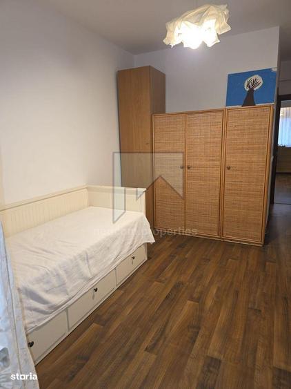 Apartament cu 3 camere semidecomandat în Chiajna