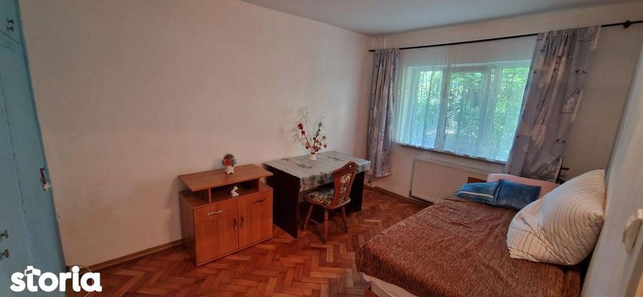 Apartament cu 2 camere semidecomandat în Girocului