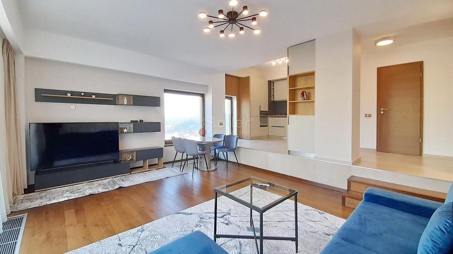 Apartament cu 3 camere decomandat, mobilat în Drumul Poienii