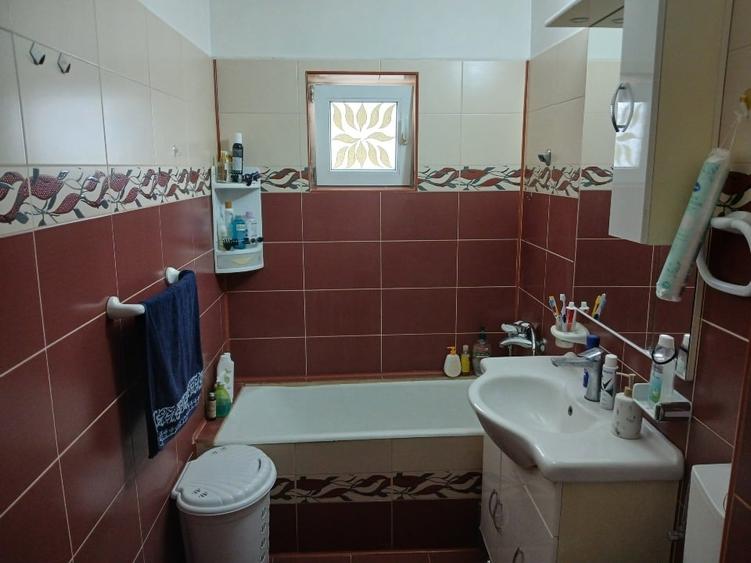 Apartament cu 2 camere decomandat, mobilat în Casa de Cultură