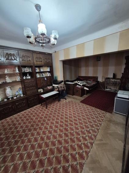 Casă individuală cu 5 camere cu Teren 195 Mp în Blejoi