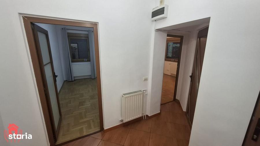 Apartament cu 4 camere în Gara de Nord