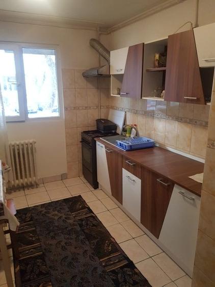 Apartament cu 2 camere semidecomandat, mobilat în Teiul Doamnei