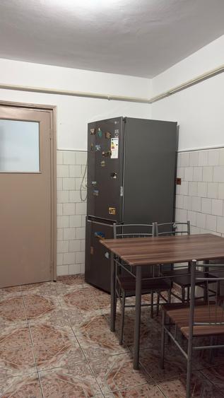 Apartament cu 3 camere decomandat în Nicolae Bălcescu