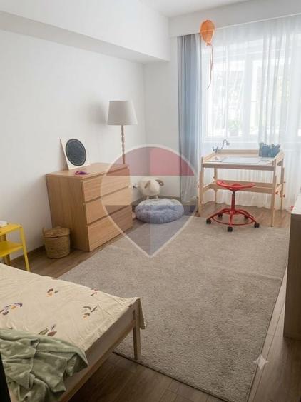 Apartament cu 3 camere decomandat, mobilat în Aviatorilor