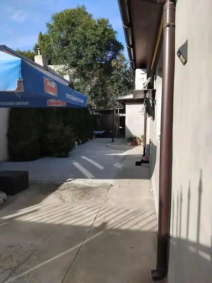 Casă cu 4 camere cu Teren 371 Mp în Apărătorii Patriei