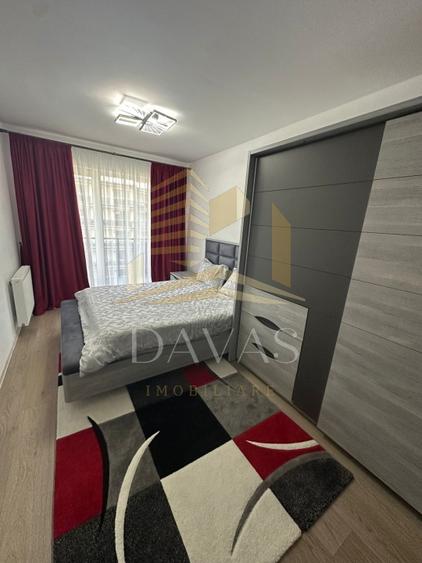 Apartament cu 3 camere semidecomandat, mobilat în Sopor