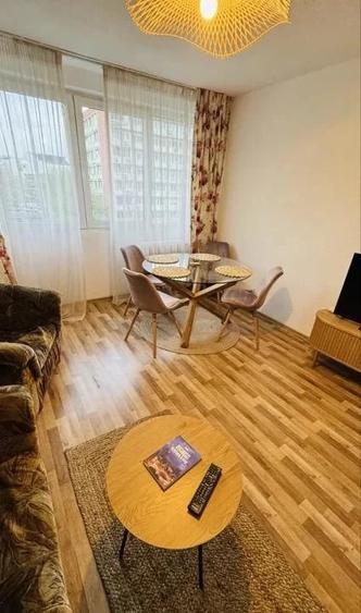 Apartament cu 2 camere decomandat în Cantemir