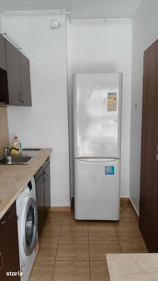 Garsonieră decomandată în Titan